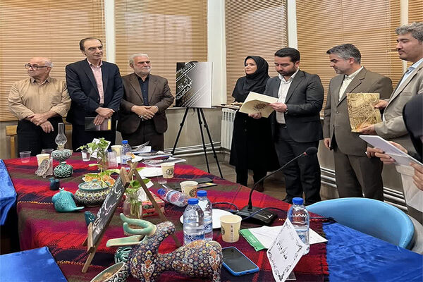 آیین رونمایی از کتاب «قلعه ایرج» در شهرستان پیشوا 