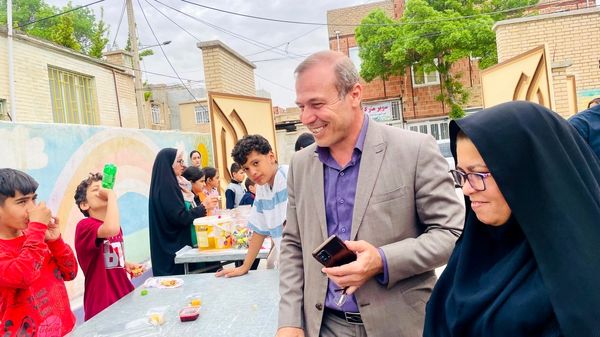 برپایی بازارچه در دبستان معلم آشخانه 