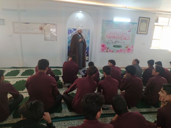 جشن ولادت حضرت فاطمه زهرا (س) در دبیرستان نمونه دولتی آیت الله خامنه ای 