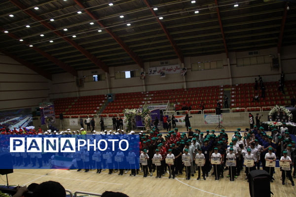 مشعل مسابقات کشوری ورزش دانش‌آموزی در تبریز روشن شد