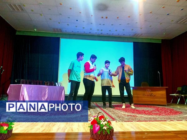 تجلیل از برگزیدگان مسابقات فرهنگی هنری جشنواره امید فردا در نیشابور