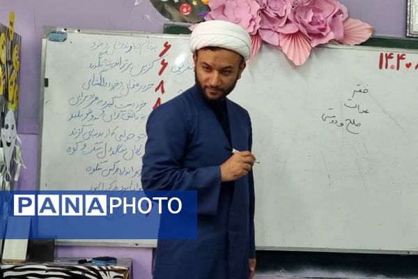 برگزاری مراسم به مناسبت ایام فاطمیه در دبستان راهیان نور ناحیه دو شهرری 