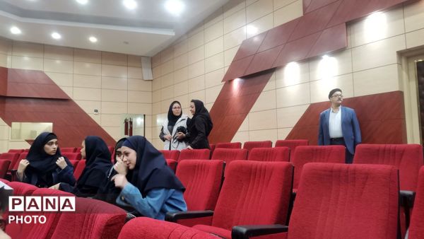 چهل‌وچهارمین جشنواره فرهنگی هنری ناحیه ٧ عرصه ای برای نمایش استعدادها