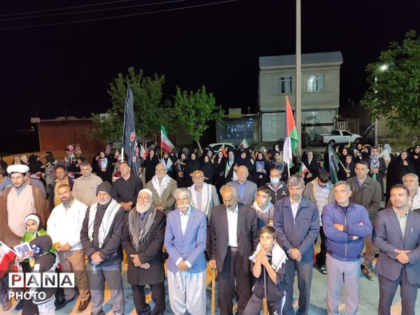همصدایی فرهنگیان و دانش‌آموزان در تجمع شبانه مردم بیرانوند