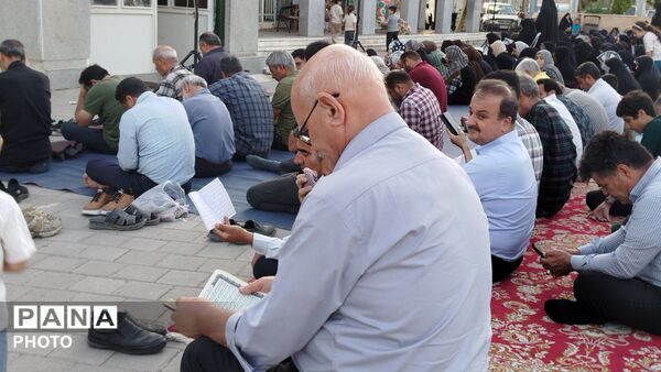 زمزمه دعای عرفه در جوار پنج شهید گمنام بلوار گلها نیشابور 