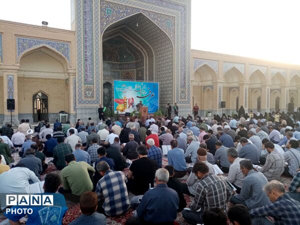 قرائت دعای عرفه در زیارتگاه شهید آیت الله مدرس