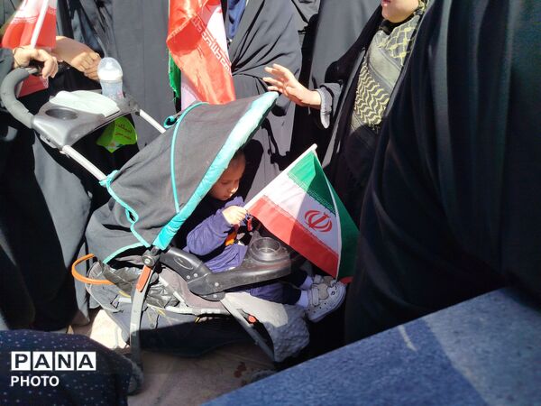 حضور بی سابقه مردم کرمان در نماز جمعه