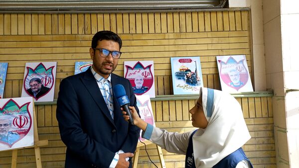 طنین انداز شدن زنگ نماز در دبستان لطیفه 