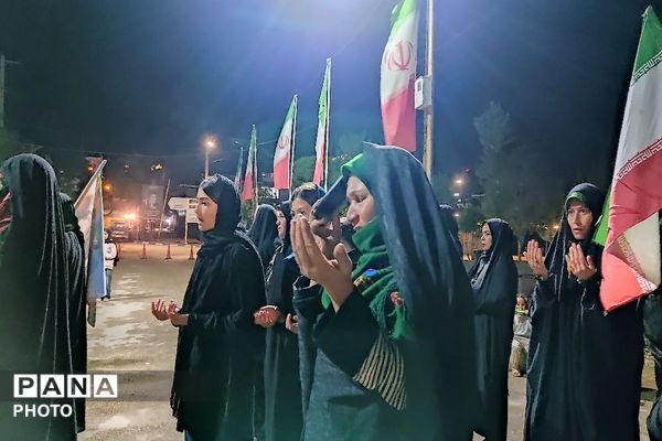 پرچم عزت را می‌بریم بالا 