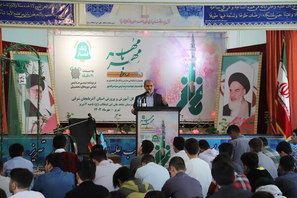 طنین زنگ نماز در مدارس آذربایجان‌شرقی