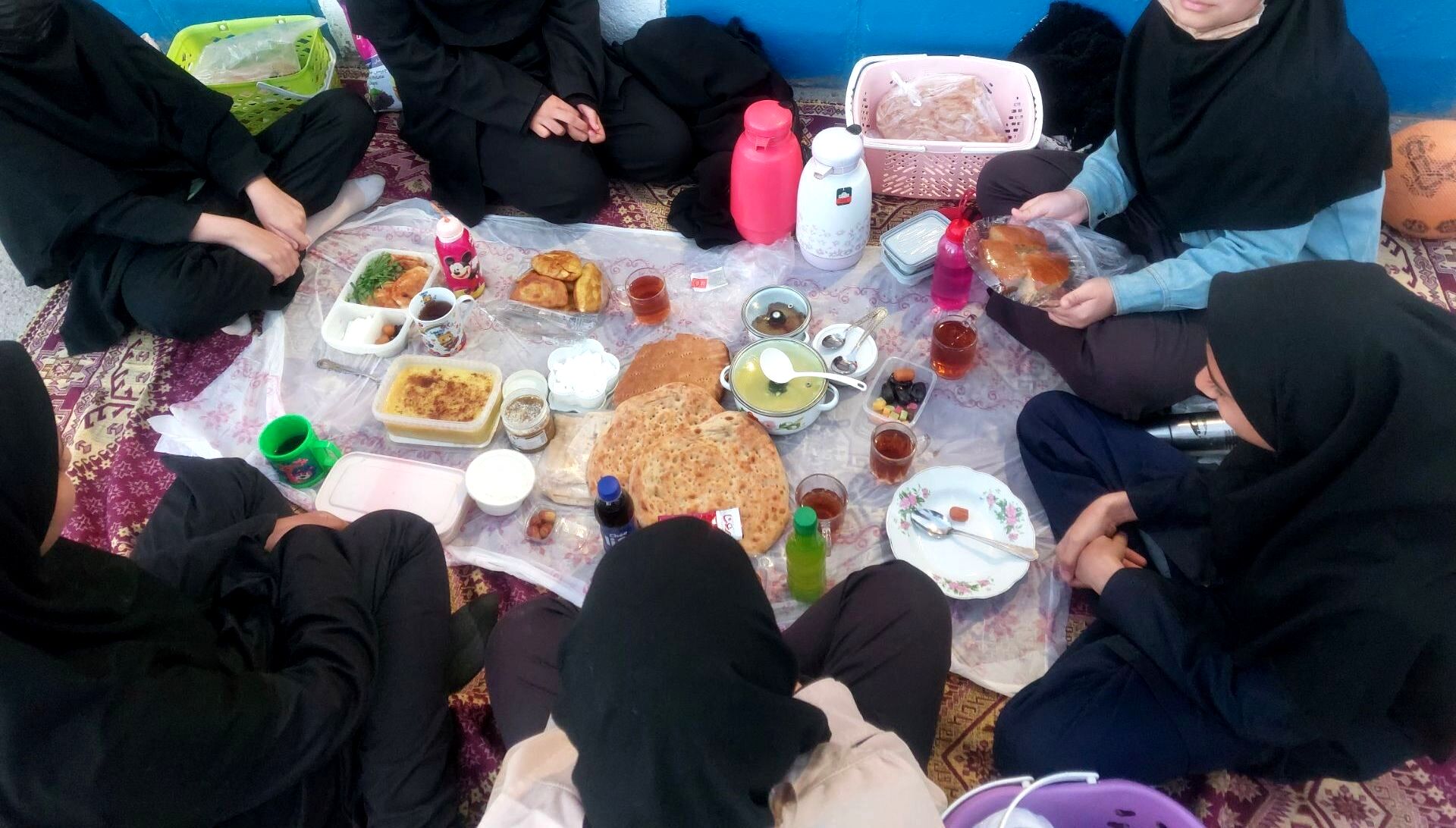 ضیافت افطار در مدرسه «نماز و نیایش» شهرستان باخرز