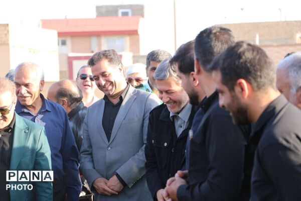 زمین چمن ورزشی زنده‌یاد حاج حسین امین‌الرعایا دبیرستان پسرانه شبانه‌روزی حافظ کوهپایه افتتاح شد