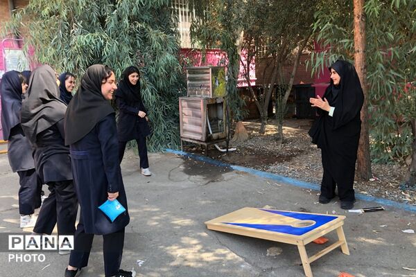 حضور کاروان مهر کانون فرهنگی تربیتی شهید رجایی در مدارس ناحیه دو شهرری 