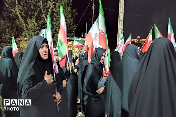 حضور در تجمعات خیابانی یعنی هیات من الذله در برابر دشمن زورگو و دروغگو