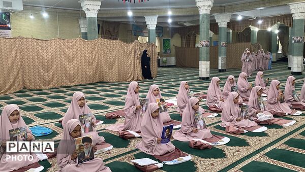 جشن ولادت حضرت معصومه(س) دختران دبستان عصمت