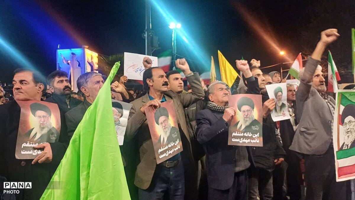 حضور گسترده مردم شهرستان کوهدشت در مراسم چهل و سومین شب شهادت رهبر معظم انقلاب 