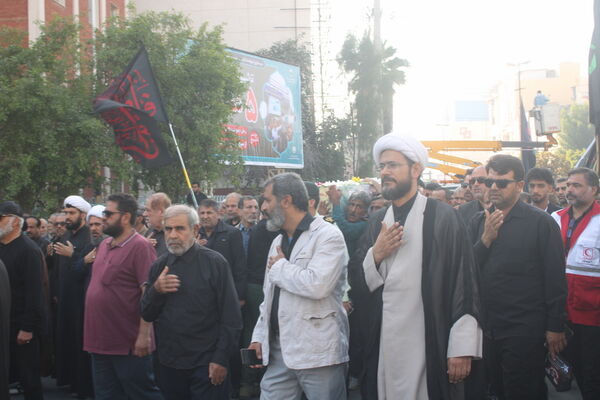 مراسم تشییع پیکر پنج شهید گمنام در بوشهر