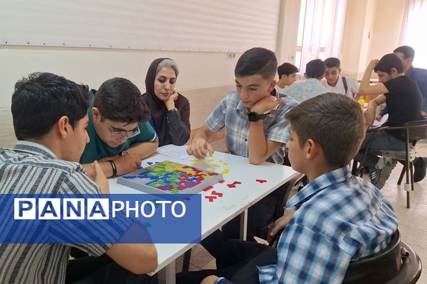مسابقات بازی‌های فکری رویش مرحله استانی در شیراز