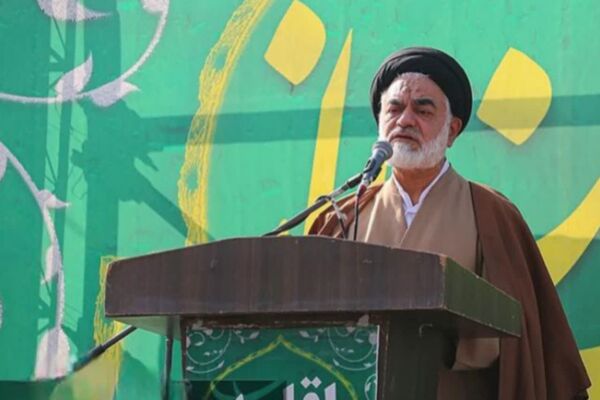 اقامه نماز باران و نماز جمعه به امامت آیت الله ابوالحسن مهدوی