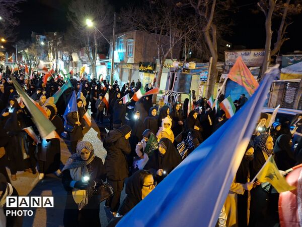 تجمع فرهنگیان و دانش‌آموزان اهری در آستانه چهلم رهبر شهید و شهدای دانش‌آموز میناب
