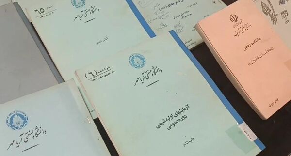 بازدید دانش‌آموزان مدارس هیأت امنایی فرزانگان و شهدای مدافع حرم از دانشگاه صنعتی شریف 
