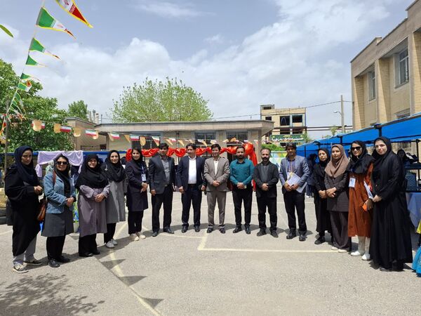 برگزاری بازارچه کسب‌ و کار دانش‌آموزی جشنواره نوجوان خوارزمی در الیگودرز