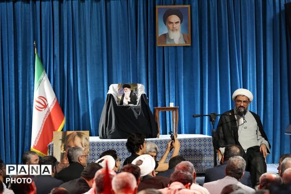 گردهمایی مردم همدان در پاسداشت مقام رهبر شهید انقلاب در رواق کشوردوست