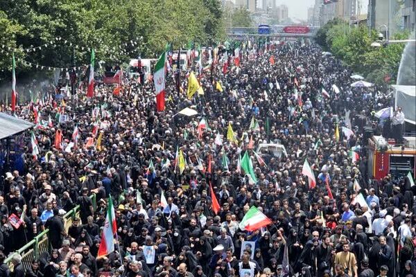 بدرقه یاران انقلاب در حرم حضرت عبدالعظیم (ع) شهرری
