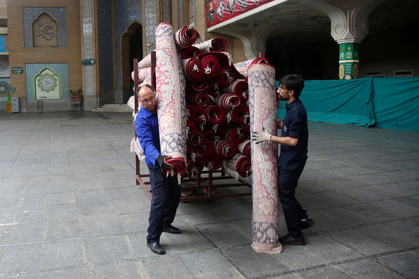 ضیافت افطاری ۲۵ هزار نفری حرم بانوی کرامت در شب میلاد کریم اهل بیت (ع)