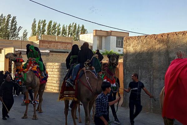 استقبال از ماه محرم با آیین سنتی چاووش‌خوانی در شهر بهمن