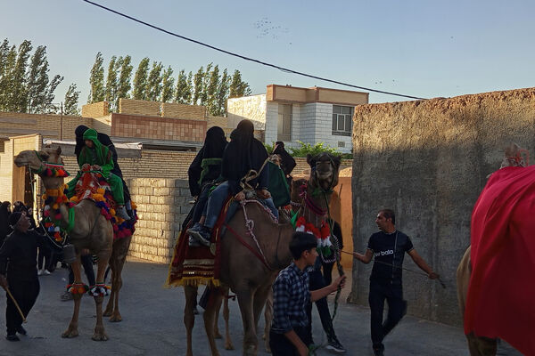 استقبال از ماه محرم با آیین سنتی چاووش‌خوانی در شهر بهمن