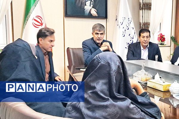 برپایی میز خدمت در فرمانداری شهرستان ملارد به مناسبت هفته بهزیستی 