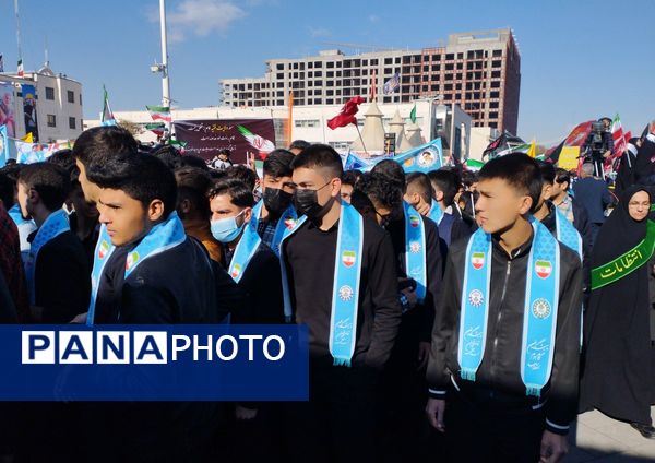 راهپیمایی ۱۳ آبان در میدان شهدا مشهد
