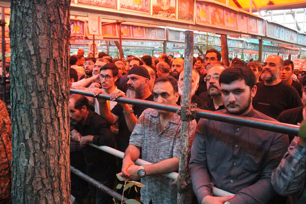 خاکسپاری نوجوان شهید «محمدحسین خاکی» در گلزار شهدای قم
