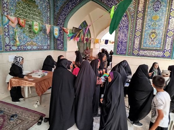نمایشگاه مشاغل خانگی در آستان مقدس امامزاده عبدالمومن شهر حبیب آباد