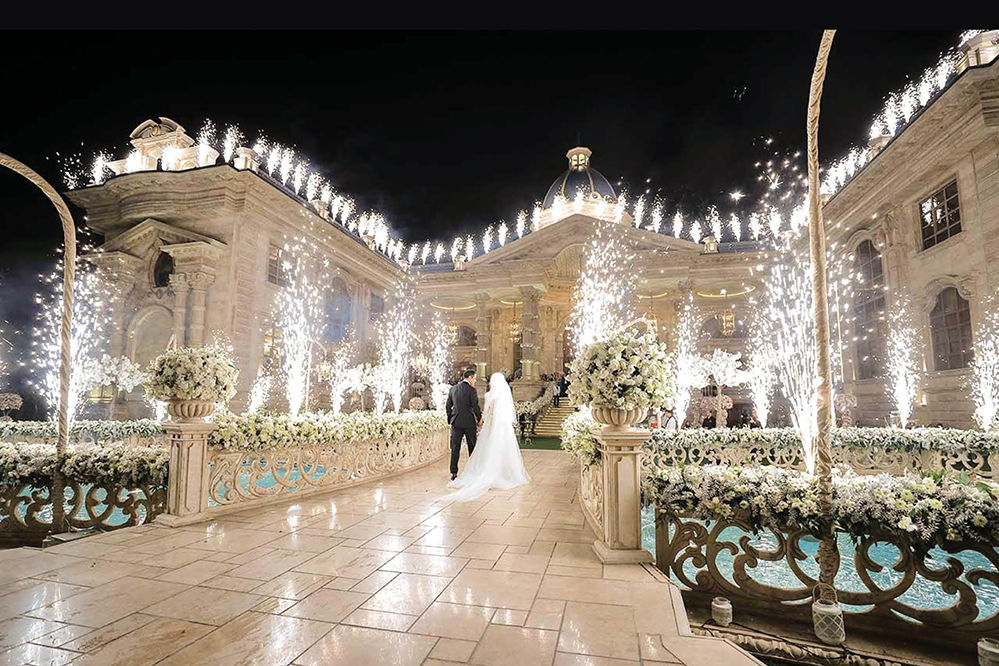 ادایی‌شدن زندگی؛ چرا برای همدیگر نقش بازی می‌کنیم؟