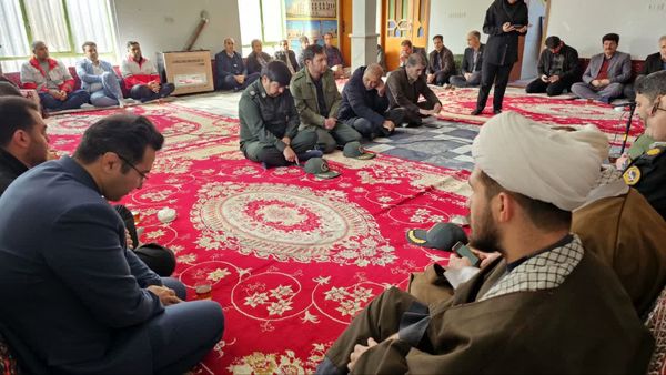 دیدار فرماندار فاروج با امام جمعه به مناسبت آغاز دهه فجر 