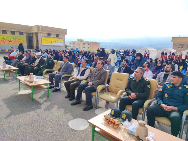 مراسم گرامیداشت هفته پدافند غیرعامل در دبیرستان عشایری شبانه‌روزی نسیبه