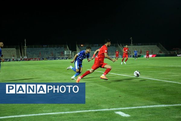 بازی تراکتور و استقلال در تبریز