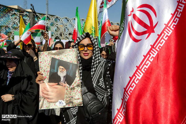 رزمایش دختران «جان‌فدای ایران»