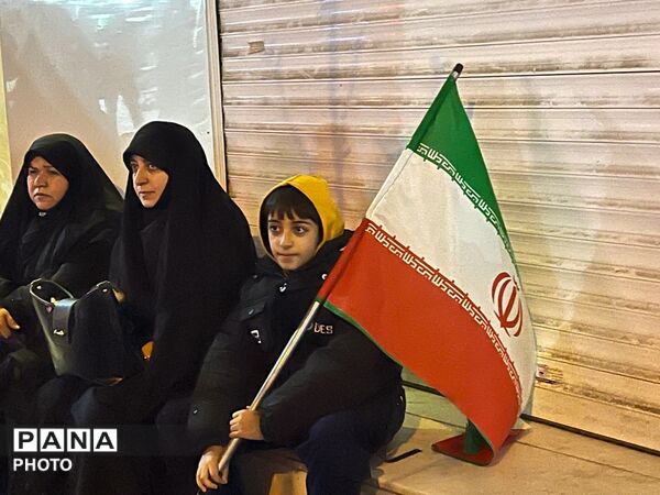 حضور باشکوه مردم کرج در شب بیست و هفتم