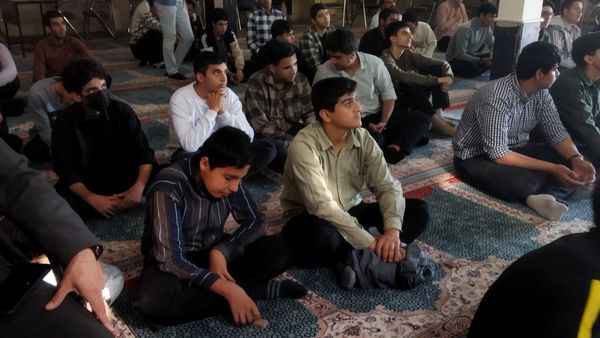 قرائت زیارت حضرت فاطمه (س) در دبیرستان شاهد ابوذر غفاری 