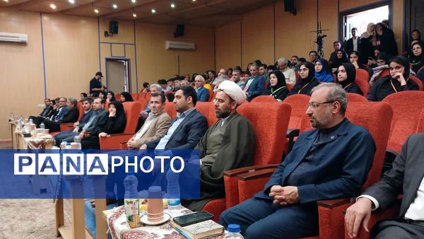 برگزاری اختتامیه کارسوق کشوری لیزر وفوتونیک در مرکز آموزش عالی امام خمینی(ره) محمدشهر کرج 