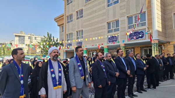 آیین متمرکز استانی جشن عاطفه‌ها‌ در دبیرستان فرزانگان یک ناحیه یک کرج 