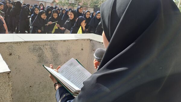 مراسم بزرگداشت شهید سید حسن نصرالله در دبیرستان هوشیار ناحیه یک مشهد