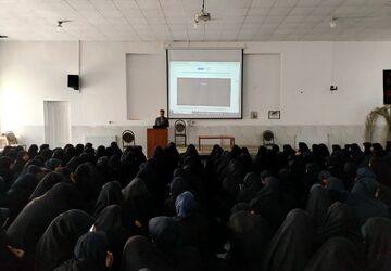  شکوفایی استعدادهای دیجیتال با ایران دیجیتال در دبیرستان مجدزاده