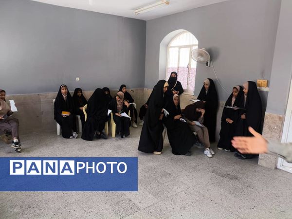 نمایش خلاقیت و استعداد نوجوانان 