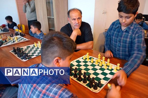 رقابت اندیشه‌ها در پیشوا؛ برگزاری مسابقات شطرنج دانش‌آموزی با حضور مسئولان