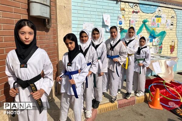 تجلیل از دانش‌آموزان توانمند دبستان «نشر علم» در هفته تربیت بدنی و ورزش