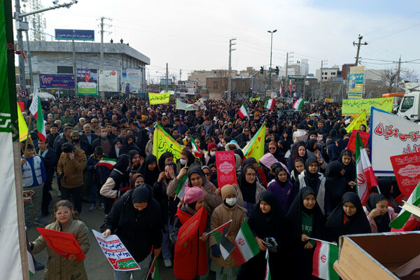 کامیاران در سالگرد پیروزی انقلاب غرق در شور و شکوه